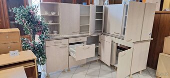 Bytelná kuchyňská linka včetně dřezu a baterie - 10