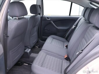 Škoda Octavia 1,6 i 75kW CZ Serv.Kniha (2004) - 10