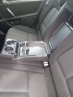 PEUGEOT 407 2.0i - 10