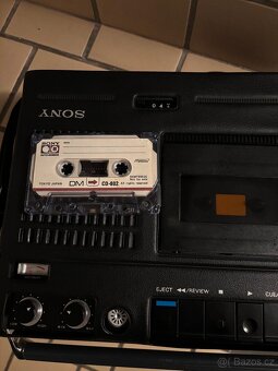 SONY. Kazetový magnetofon - 10