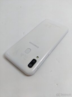 Samsung Galaxy A20e 3/32gb white - 10