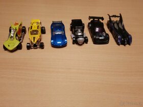 Autíčka hotwheels - 10