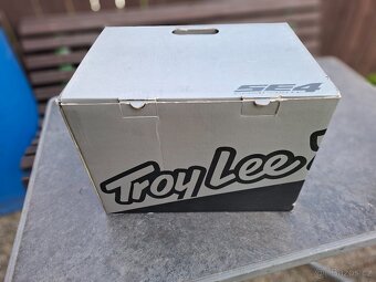 TroyLee Designs carbon - 10