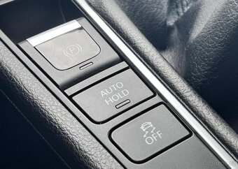 Volkswagen Passat 2.0TDi KLIMA TEMPOMAT NAVI manuál 103 kw - 10