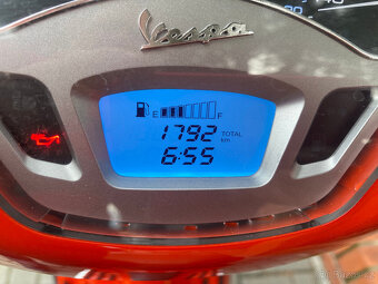 Vespa Primavera 125 3V ABS (2022 orange) - 10