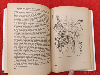 PRVNÍ LAVICE CHLOUBA PANÍ UČITELKY - 10