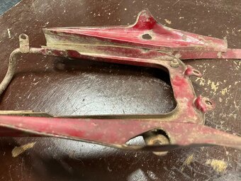 Predám pôvodný podsedlový rámeček JAWA 250/590 350/361 SPORT - 10