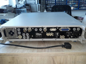 Signálový generátor Rohde Schwarz SML02 9kHz- 2,2GHz +option - 10