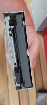 DVD vypalovačka, PC zdroj, disketová jednotka - 10