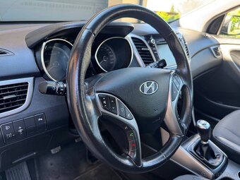 Hyundai i30 1.6i 99Kw - 10