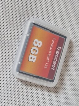 Nikon D700 + grip - 10