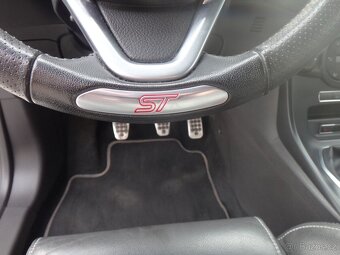 Ford Fiesta ST - 10