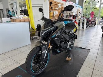 cfmoto 125 NK - modrá, černá skladem AKCE HELMA - 10