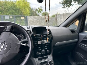 Opel Zafira - 10