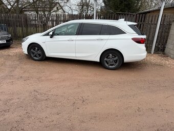 Opel Astra SPORTS TOURER plus - 10