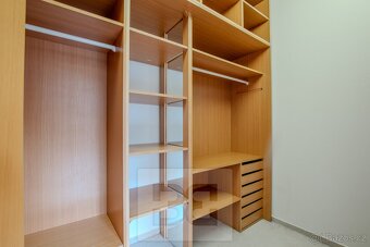 Prostorný byt 2+kk, 52m2 s balkonem a garážovým stáním – Záb - 10