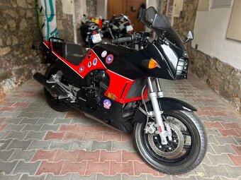 Kawasaki Gpz 900 - 10