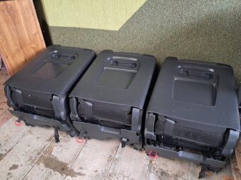 Doplňky  - Tažné zařízení,  roletka, ofuky, sedadla - 10