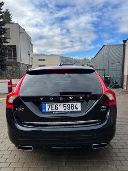 Volvo V60 D6 Plug-In Hybrid - 10