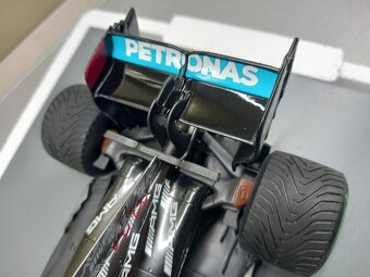 F1 MERCEDES W12 HAMILTON VÍTĚZ GP RUSKA 2021 SPARK 1:18 - 10