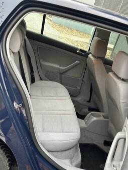 Volkswagen Golf V 1.4 Benzín - 10