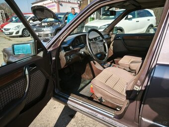 Mercedes-Benz W124 300D Turbo,Automat,Tažné,Šíbr - 10