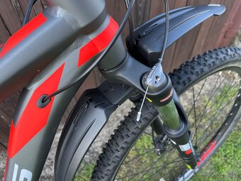 Horské kolo Kross 29" s rámem velikosti S - 10