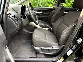 Toyota Auris 1.33i 73kW, ČR, 9/2011, 2.maj. Nové STK - 10