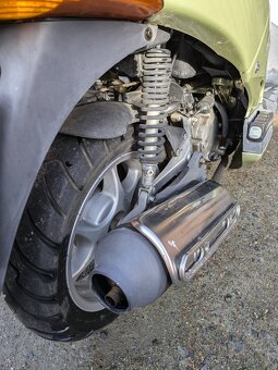 stylový retro skútr Honda @125 s výkonem 11 kW - 14000km - 10