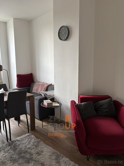 Prodej bytového domu s podnikatelským potenciálem o rozloze - 10
