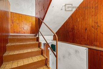 Prostorný dům v České Lípě k rekonstrukci – skvělá investičn - 10