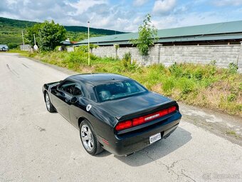 Dodge Challenger R/T Plus V8 5.7 Hemi - 10
