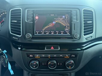 VW SHARAN 2.0 TDi DSG NAVI KAMERA WEBASTO 7 MÍST 2020 - 10
