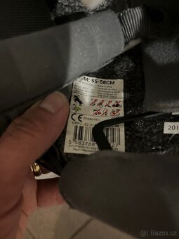 Vesty a přilby na koně - 10