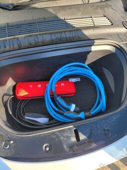 Tesla Model Y Dual Motor 2022 - 10