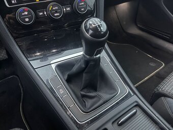 VOLKSWAGEN GOLF 1.6TDi VÝBAVA - na splátky pro všechny - 10