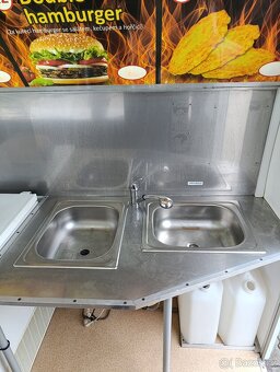 Pojízdná prodejna (foodtruck) - 10