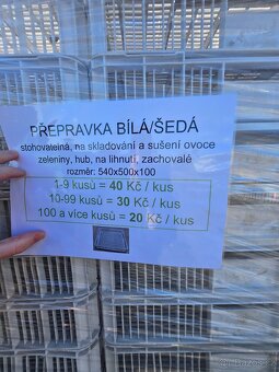 Prodám přepravky bedýnky stohovatelné bílé - 10