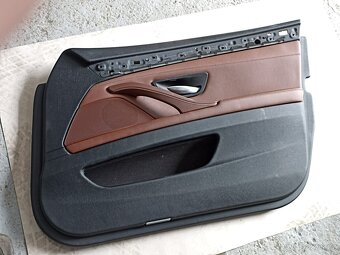 interiér BMW řady 5 F11 - 10