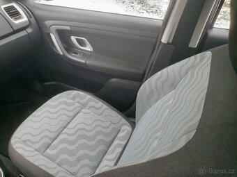 Škoda Fabia 2 1.6 16 v benzin 2009  top stav - 10