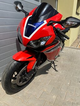 Honda CBR 1000 RR Fireblade - 10