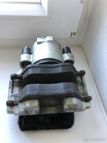 Brzdové kotouče BOSCH, brzd. třmeny Audi A4 - 10
