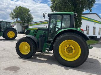 traktor John Deere 6115M - 10