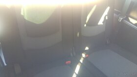 Mazda 5,2.0i,xenony,7 míst - 10