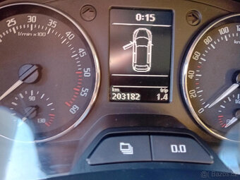 Škoda Fabia II 1.6 TDI ( CAYA ) 55kW r.2012 červená - 10