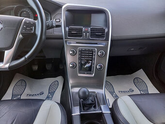 Volvo XC60, 2.4D5 120k 4x4+klima+Manual - 10