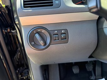 ►VW TOURAN 1,6 MPI FREESTYLE - 75 kW, NAVI, PARK. SENZORY◄ - 10