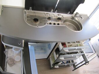 Prodám karavan Hobby 440 SF,r.v.2016 + mover + předstan. - 10
