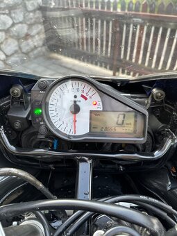 Suzuki GSX-R 750 K1 - 10