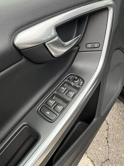 V60 Plagin Hibryd 2.4 D6 AWD - 10